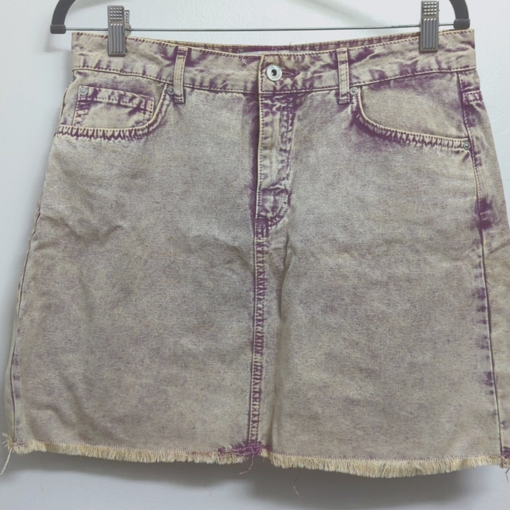 ZARA Distressed Denim Mini Skirt Large in Lavender